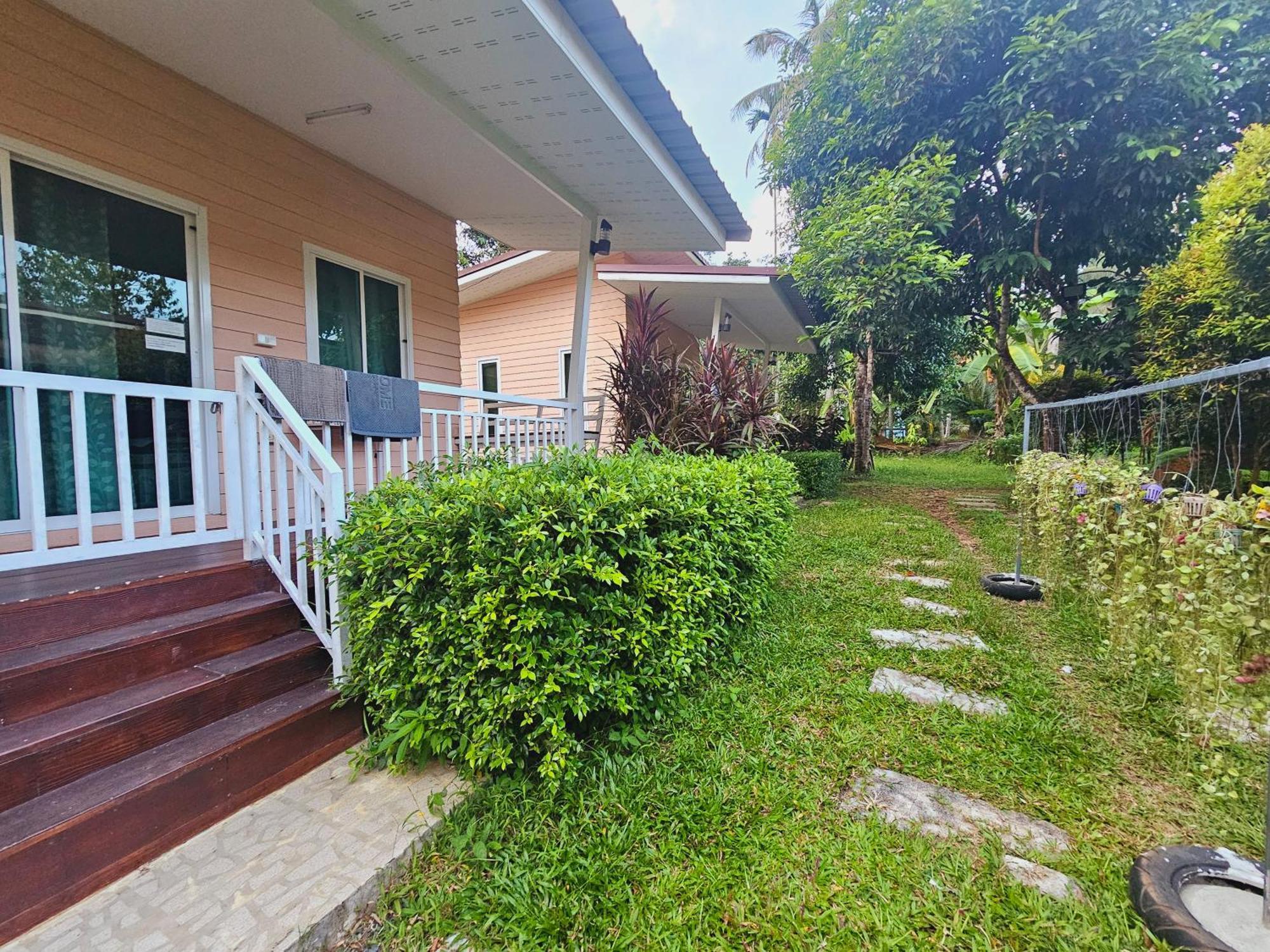 Baan Suan Khun Ta บ้านพักสวนคุณตา Koh Chang Exteriör bild